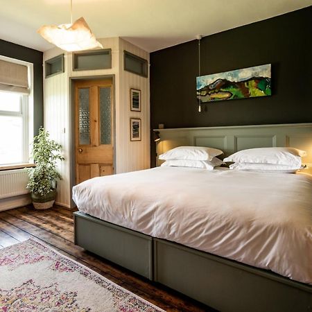 The Old Vicarage Bed & Breakfast Moylgrove ภายนอก รูปภาพ