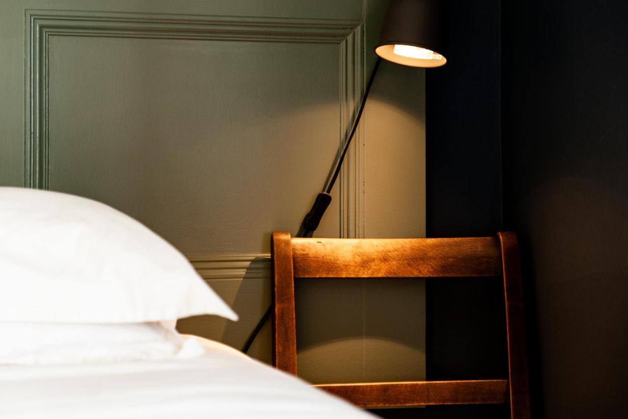 The Old Vicarage Bed & Breakfast Moylgrove ภายนอก รูปภาพ