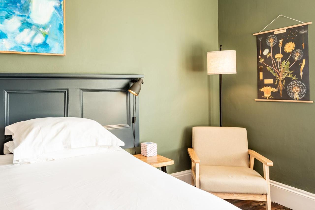 The Old Vicarage Bed & Breakfast Moylgrove ภายนอก รูปภาพ