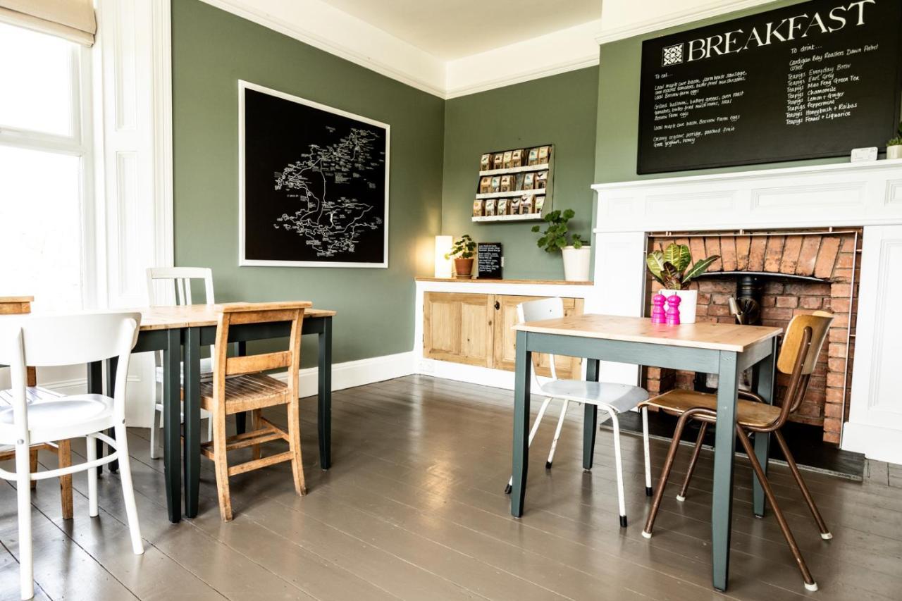 The Old Vicarage Bed & Breakfast Moylgrove ภายนอก รูปภาพ