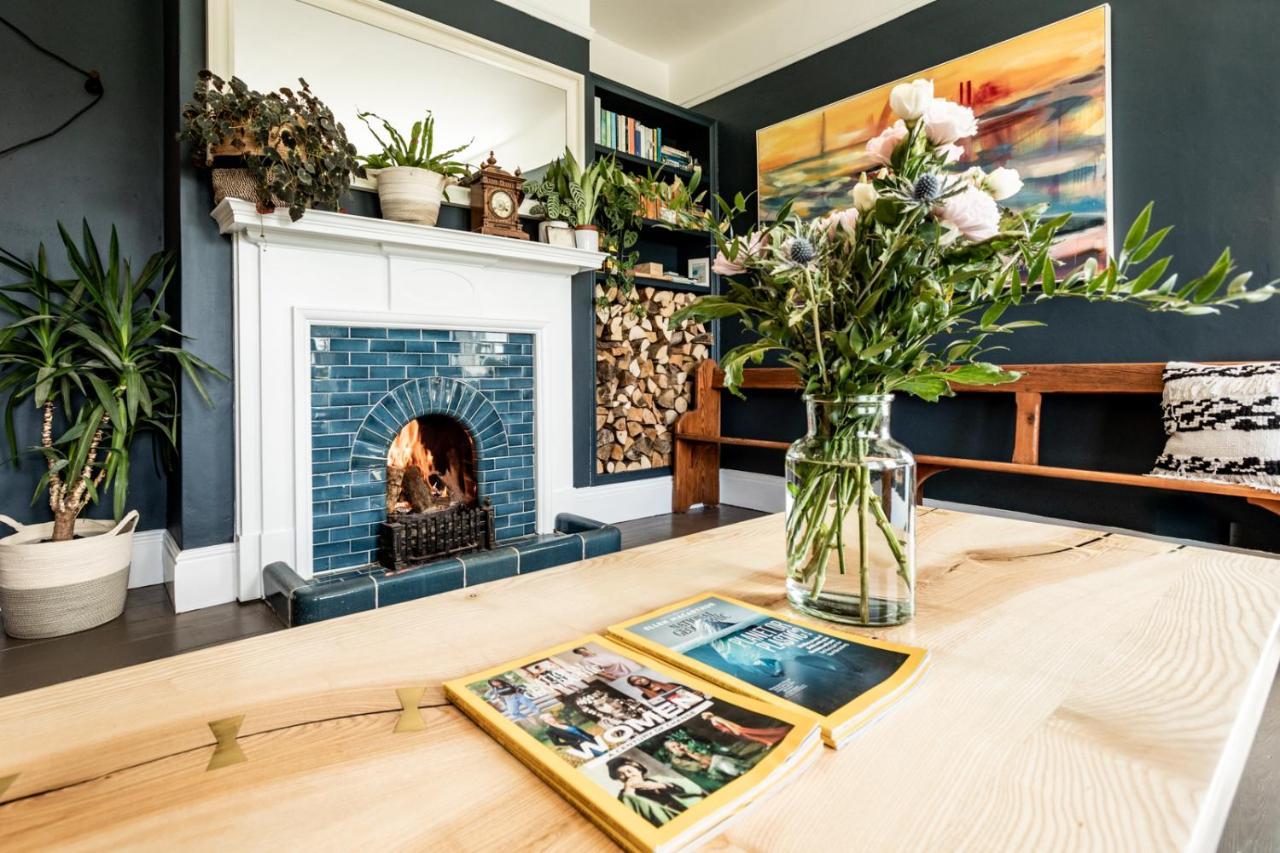 The Old Vicarage Bed & Breakfast Moylgrove ภายนอก รูปภาพ