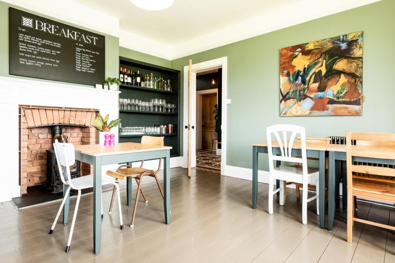 The Old Vicarage Bed & Breakfast Moylgrove ภายนอก รูปภาพ