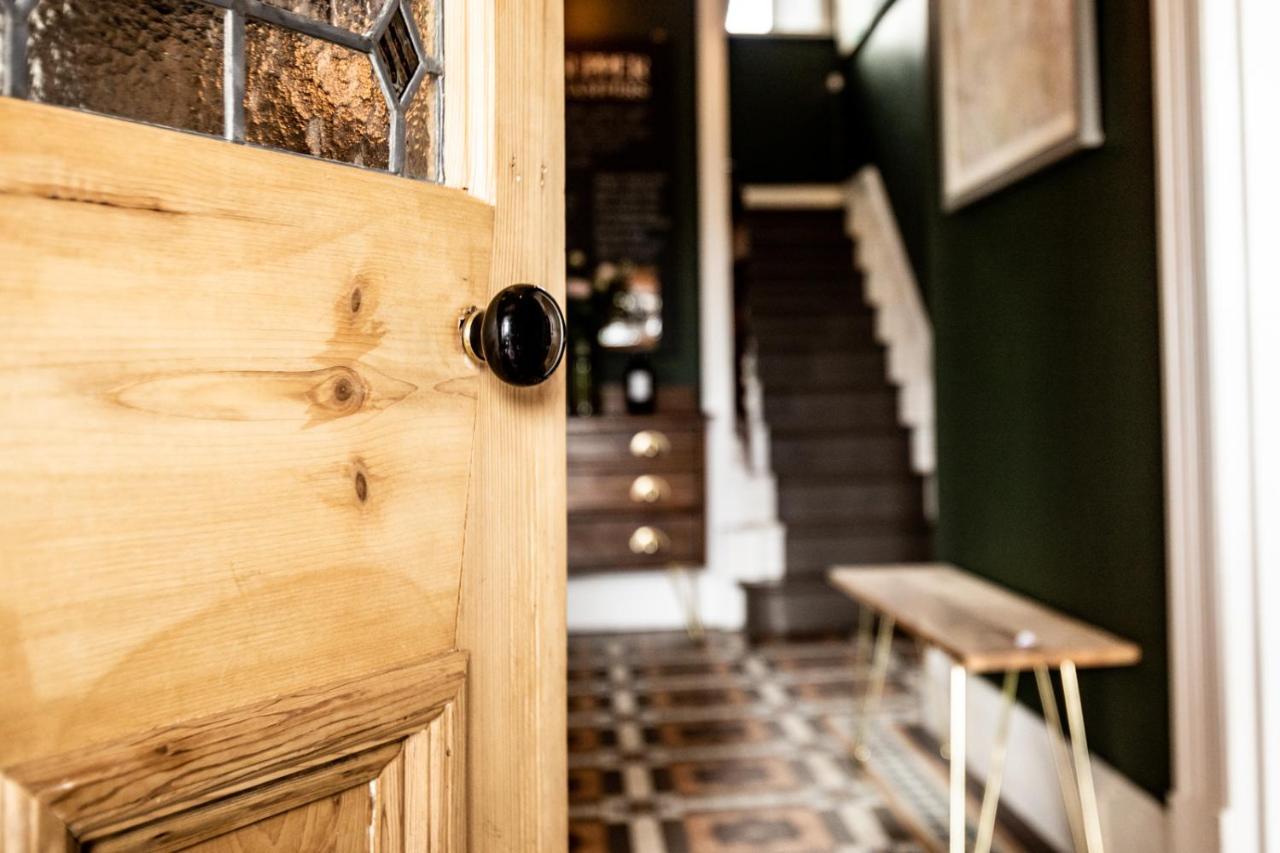 The Old Vicarage Bed & Breakfast Moylgrove ภายนอก รูปภาพ