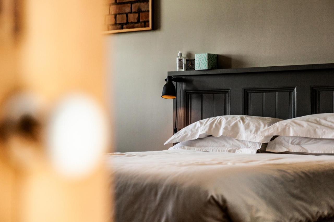 The Old Vicarage Bed & Breakfast Moylgrove ภายนอก รูปภาพ