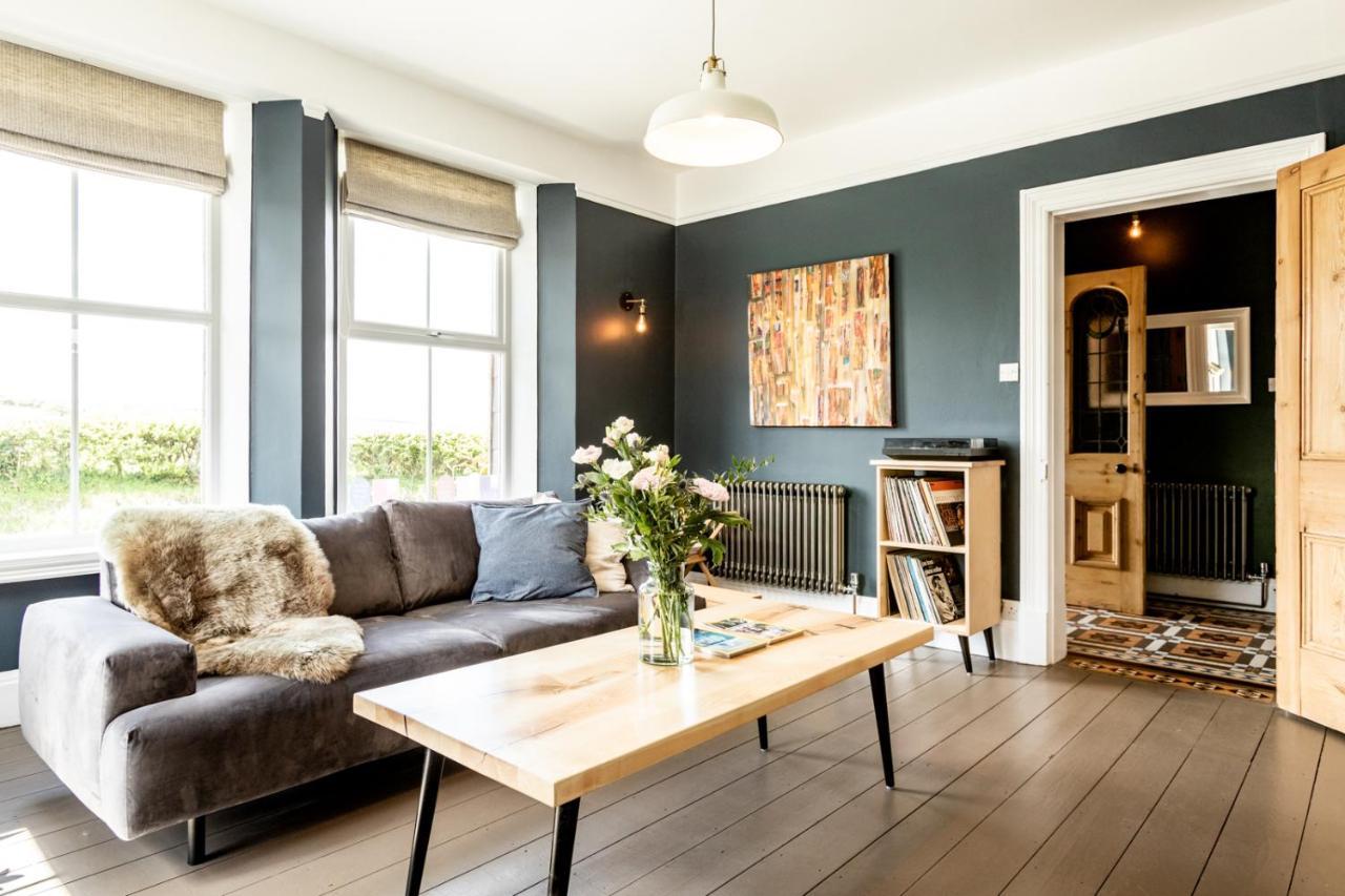 The Old Vicarage Bed & Breakfast Moylgrove ภายนอก รูปภาพ